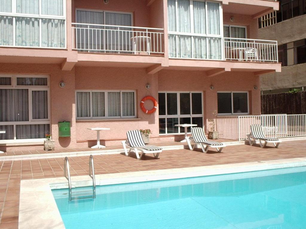 Apartamentos El Velero توريمولينوس المظهر الخارجي الصورة