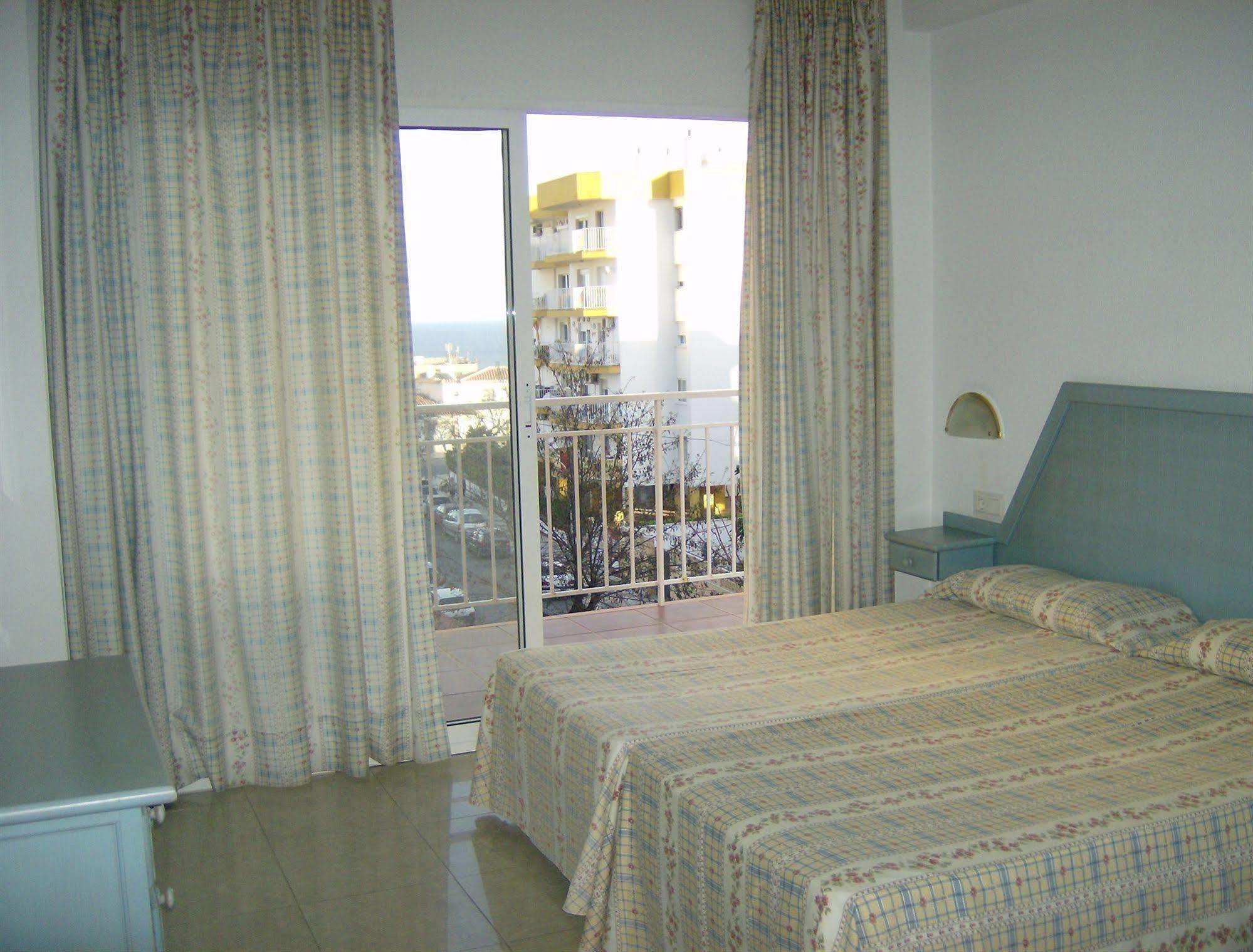 Apartamentos El Velero توريمولينوس المظهر الخارجي الصورة